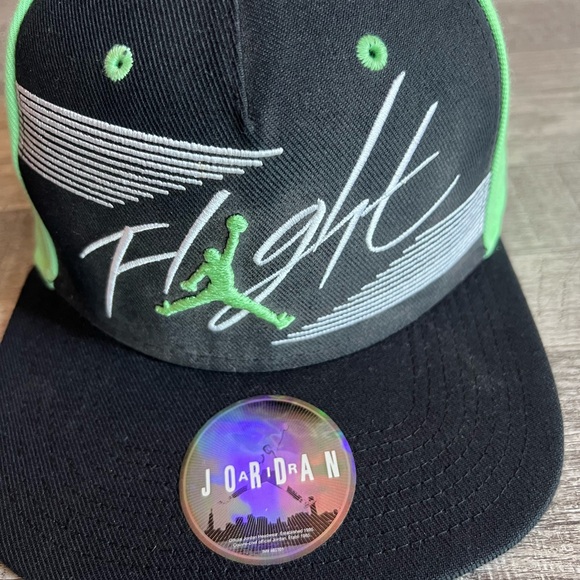 Jump Black and Green Flat-Brimmed Hat Collection - Picture 1 of 6